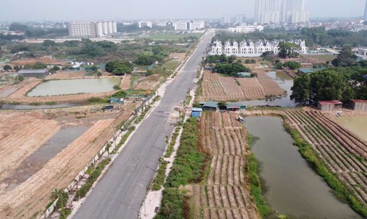 Tuyến đường sắp hoàn thiện tại quận Bắc Từ Liêm, Hà Nội. Ảnh: Vĩnh Hoàng