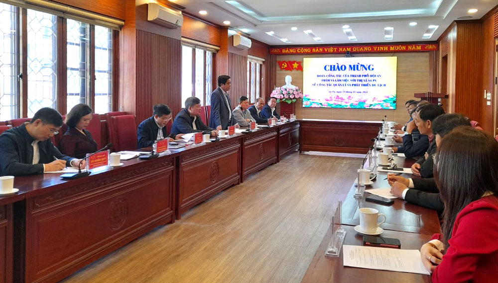 Quang cảnh hội nghị chia sẻ kinh nghiệm phát triển du lịch diễn ra tại Sa Pa ngày 19.2 Ảnh: Lê Hưng