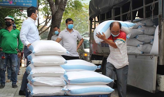 Xuất cấp hơn 7.000 tấn gạo cho 9 địa phương dịp Tết Nguyên đán. Ảnh minh họa: Trí Minh