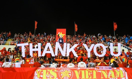Cổ động viên Việt Nam được đánh giá cuồng nhiệt bóng đá. Ảnh: Minh Dân 