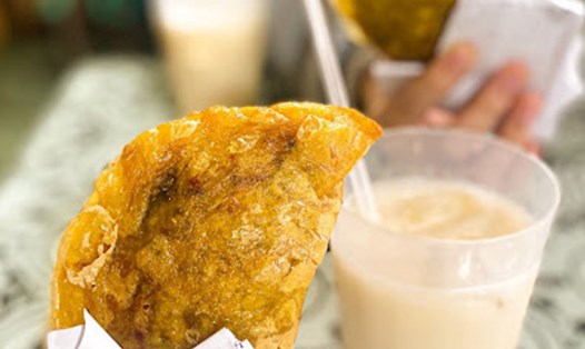 Bánh gối gia truyền tại Nam Định, mỗi ngày bán 500 chiếc. Ảnh: Hải Anh.