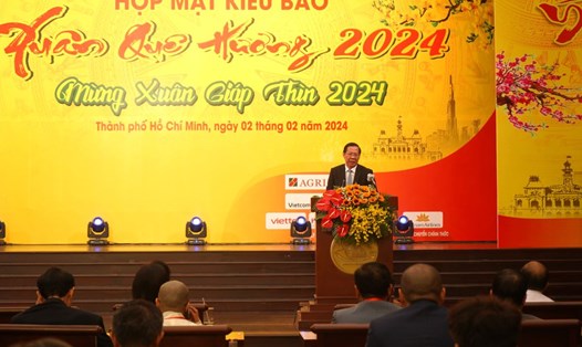 Ông Phan Văn Mãi - Chủ tịch UBND TPHCM phát biểu tại buổi gặp gỡ kiều bào chiều ngày 2.2. Ảnh: Phương Ngân