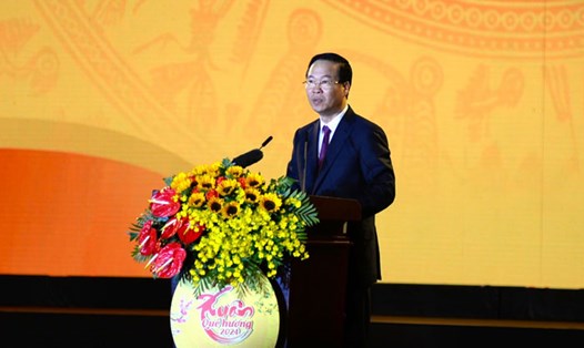 Chủ tịch nước Võ Văn Thưởng phát biểu tại chương trình Xuân Quê hương 2024 ở Hội trường Thống Nhất (TPHCM).  Ảnh: Minh Quân