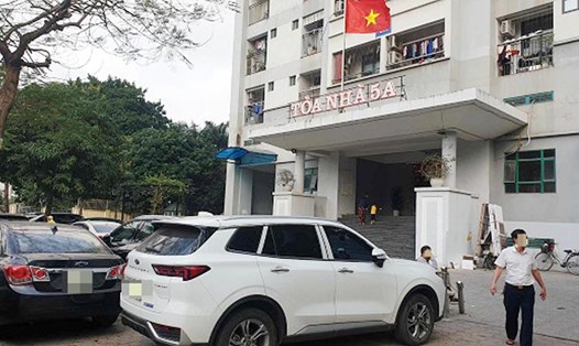 Sân toàn nhà 5A Lê Đức Thọ nơi anh Đỗ Thanh Tuấn bị mất trộm xe ôtô Mitsubishi Xpander. Ảnh: Minh Hạnh