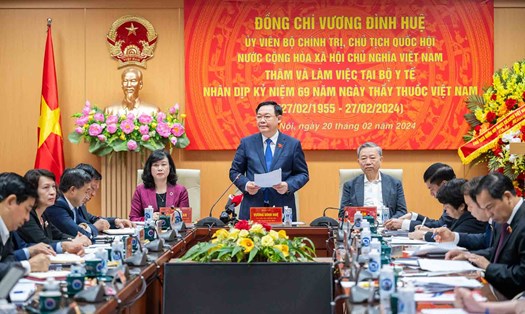 Chủ tịch Quốc hội Vương Đình Huệ chủ trì cuộc làm việc với Bộ Y tế. Ảnh: Hải Nguyễn
