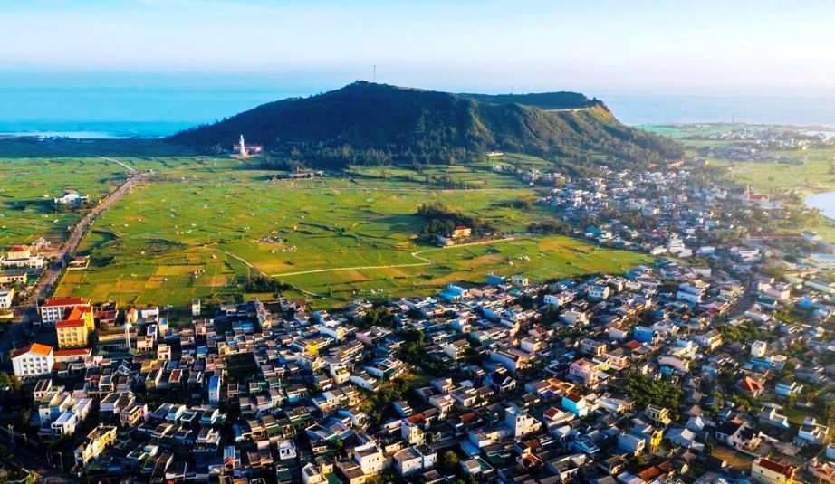 Theo quy hoạch tổng thể về phát triển huyện đảo đến năm 2035, tầm nhìn đến năm 2050, Quảng Ngãi sẽ đưa Lý Sơn trở thành trung tâm du lịch quốc gia. Ảnh: Bùi Thanh Trung