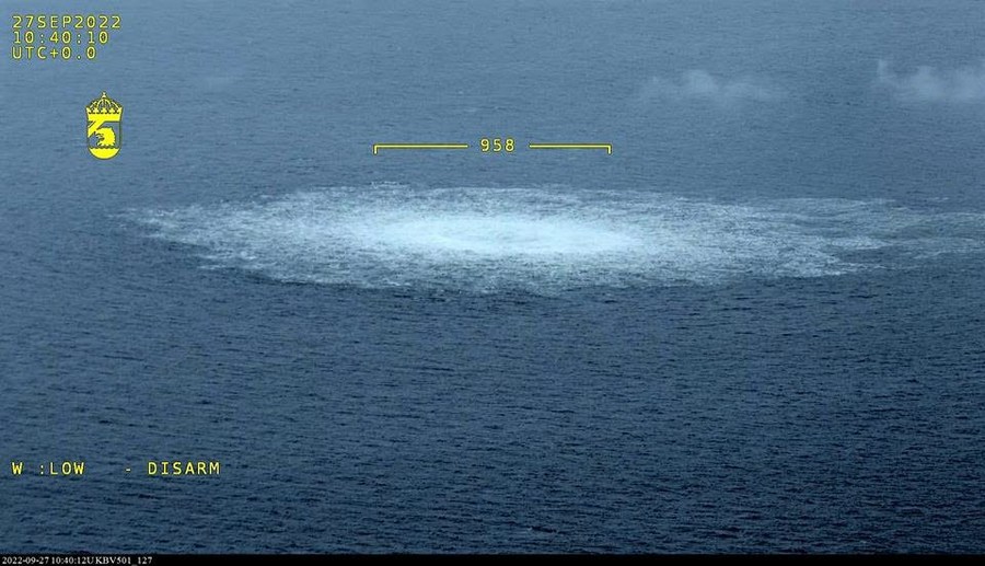 Ảnh chụp từ trên không do Cảnh sát biển Thụy Điển cung cấp vào ngày 27 tháng 9 năm 2022 cho thấy vụ rò rỉ khí từ Dòng chảy phương Bắc ở Biển Baltic. (Cảnh sát biển Thụy Điển/Bản tin qua Tân Hoa Xã)