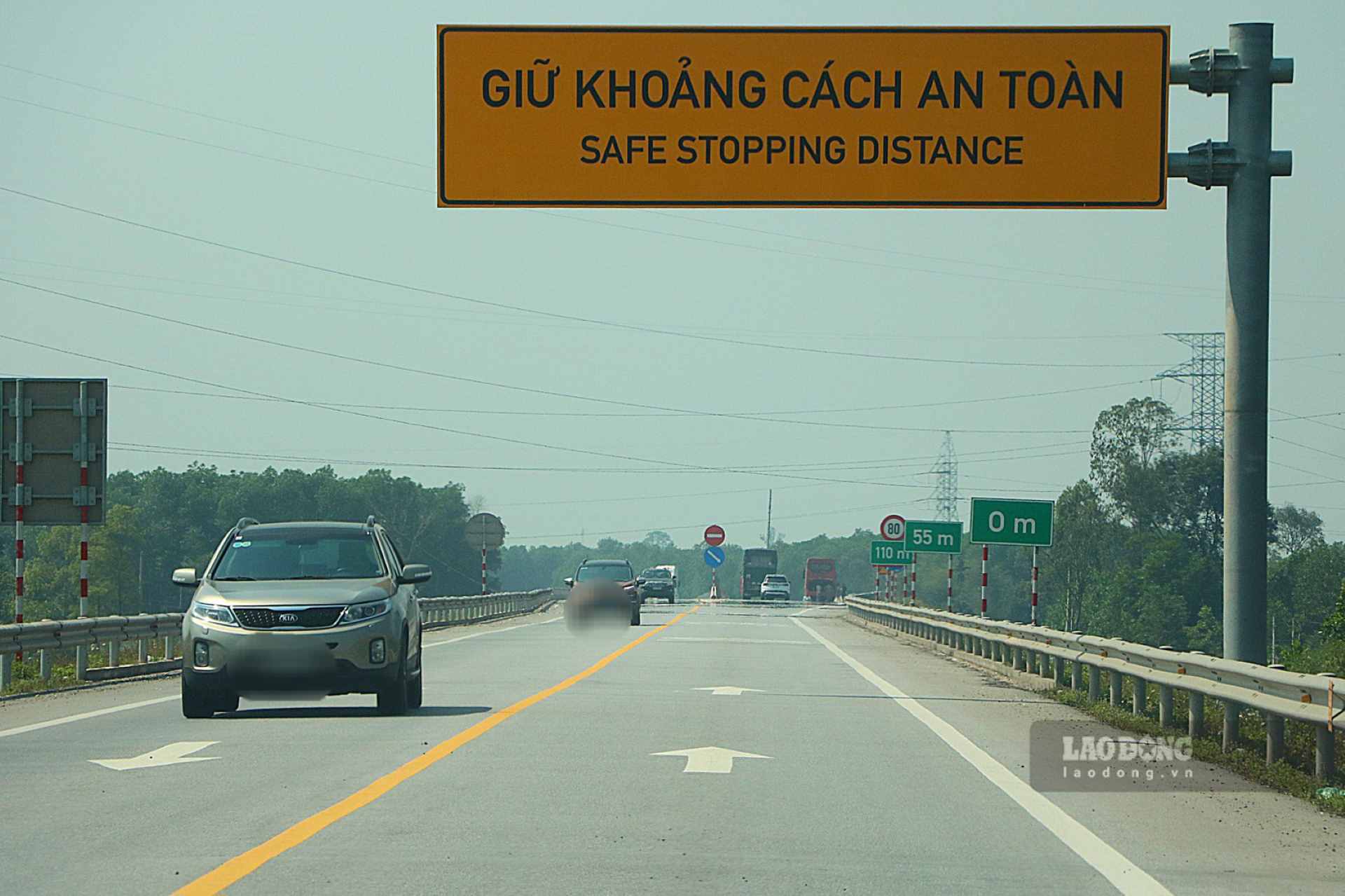 Cũng theo thông tin từ lãnh đạo Ban Quản lý dự án đường Hồ Chí Minh, từ cuối năm 2023, Bộ Giao thông Vận tải đã giao ban này đề xuất mở rộng lên 4 làn xe.