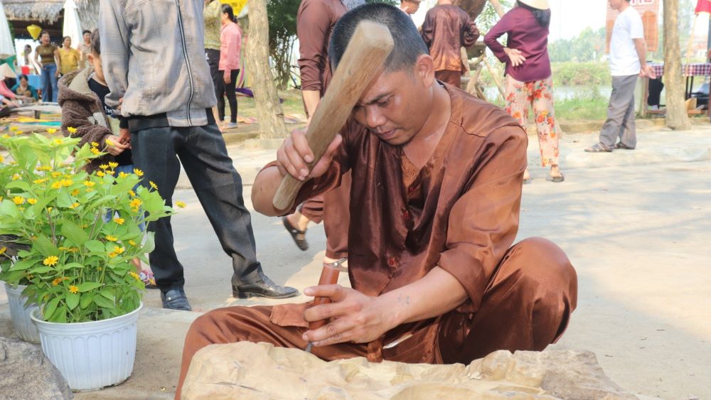Người dân làng mộc Kim Bồng ở Hội An mong có người giữ nghề