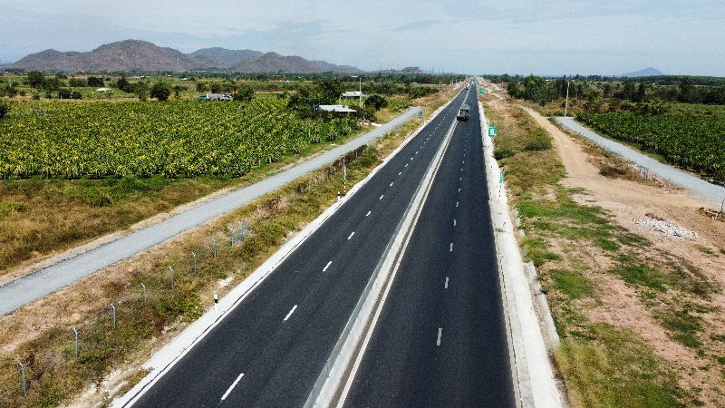 Một đoạn cao tốc Vĩnh Hảo - Phan Thiết. Ảnh: Duy Tuấn