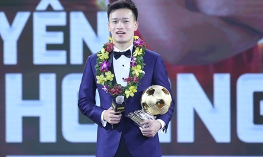 Hoàng Đức đoạt Quả bóng vàng Việt Nam 2023. Ảnh: SGGP 