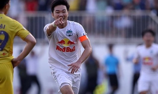 Lương Xuân Trường trong màu áo của đội Hoàng Anh Gia Lai mùa giải 2021. Ảnh: Nguyễn Đăng