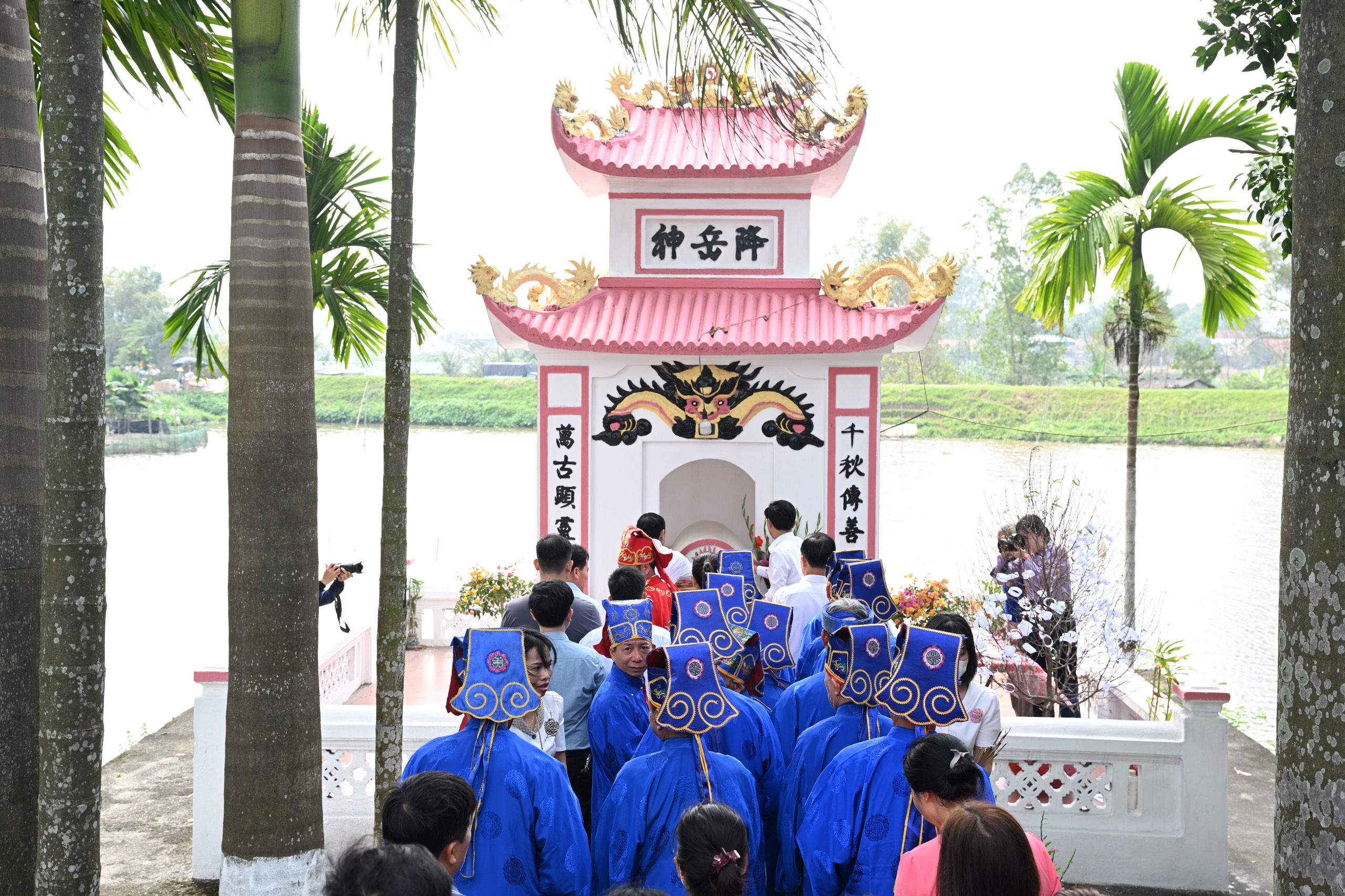 Trước đó, UBND xã Hiền Quan được yêu cầu dừng phần đánh Phết trong lễ hội Phết do chưa có phương án tổ chức cụ thể, chưa đảm bảo các điều kiện an toàn về cơ sở vật chất, sân đánh Phết và người tham gia.