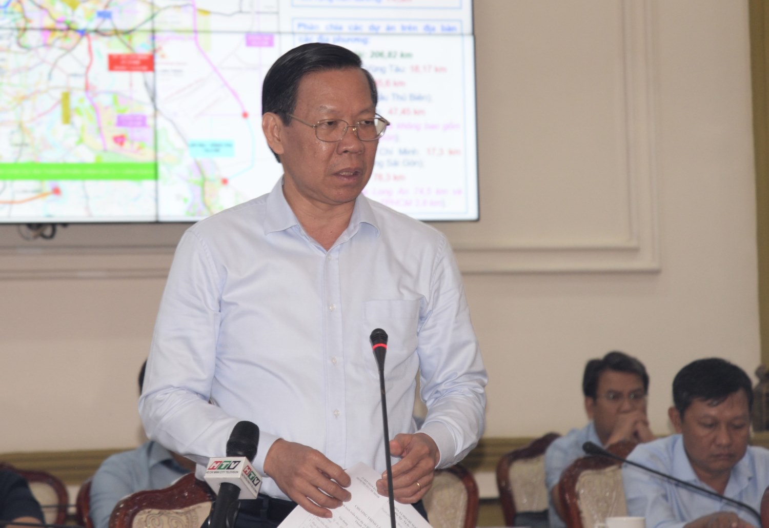 Chủ tịch UBND TPHCM Phan Văn Mãi phát biểu tại cuộc họp.  Ảnh: Minh Quân