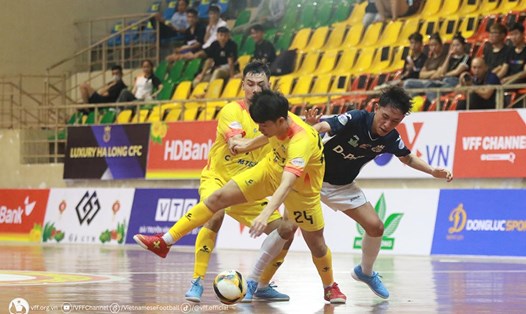 Sài Gòn Titans (áo vàng) giành chiến thắng đậm ngày ra quân giải futsal vô địch quốc gia 2024. Ảnh: VFF