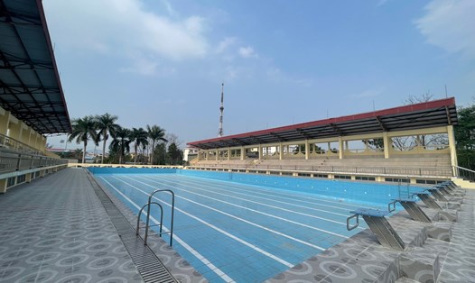 Diện mạo mới của bể bơi lớn nhất tỉnh Hòa Bình. Ảnh: Minh Nguyễn.