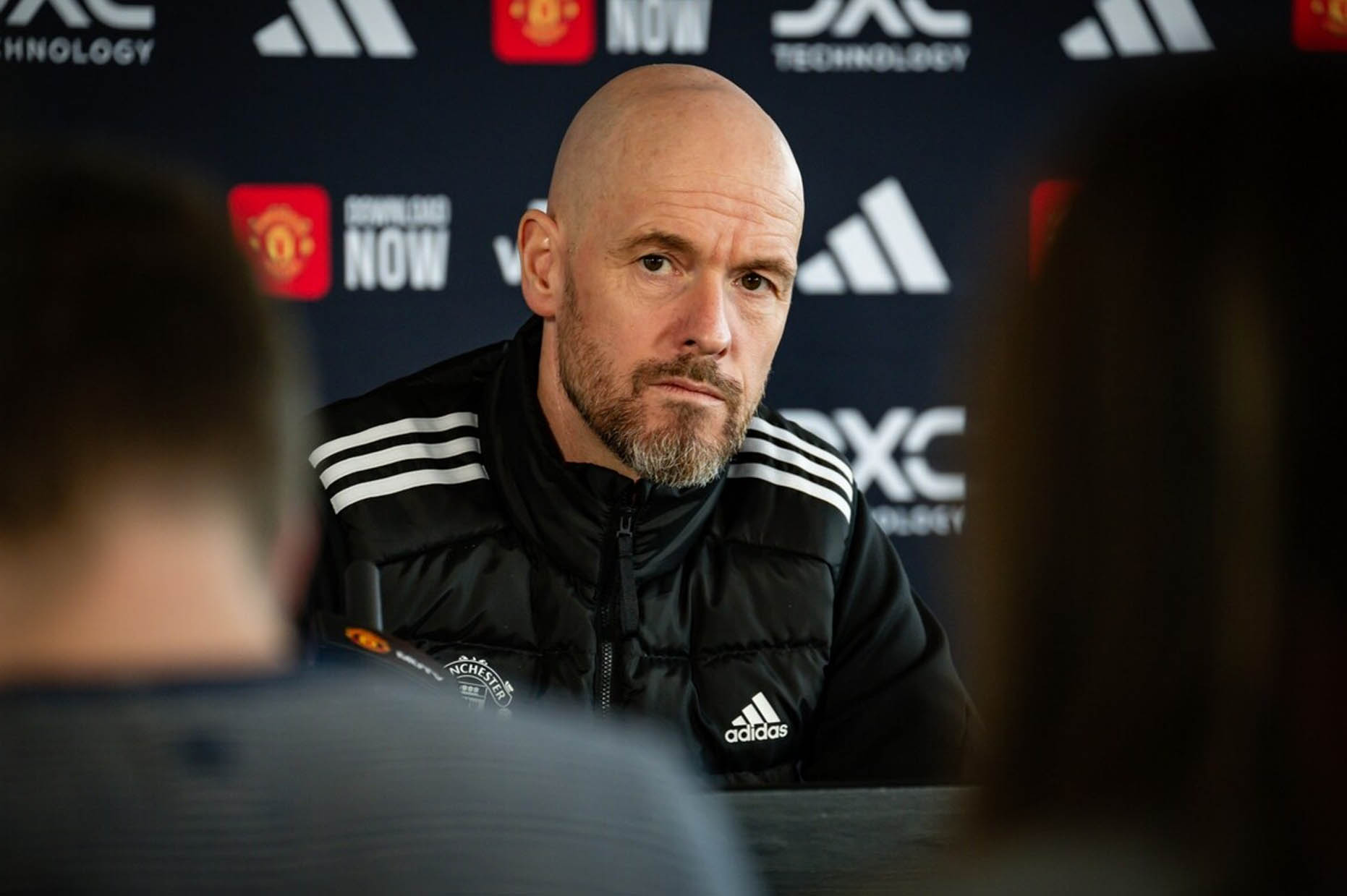 Erik ten Hag đang có mùa giải khó khăn nhưng chưa phải bế tắc với Man United. Ảnh: Telegraph