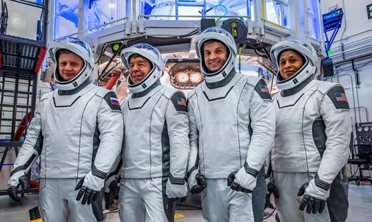 Phi hành đoàn SpaceX-8 chuẩn bị cất cánh tới Trạm vũ trụ quốc tế ISS. Ảnh: SpaceX