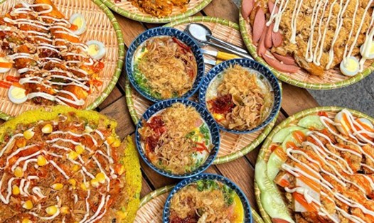 Trứng chén nướng, bánh tráng nướng… là những món ăn vặt đắt khách. Ảnh: Foody