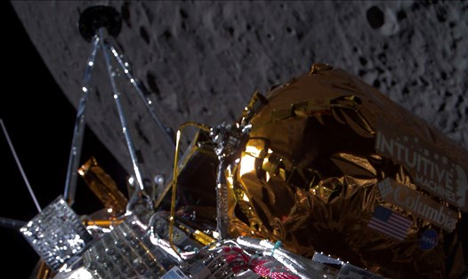 Tàu đổ bộ Odysseus của Intuitive Machines đã chụp được bức ảnh này từ quỹ đạo Mặt trăng vào ngày 21.2.2024, một ngày trước khi nó hạ cánh thành công. Ảnh: Intuitive Machines
