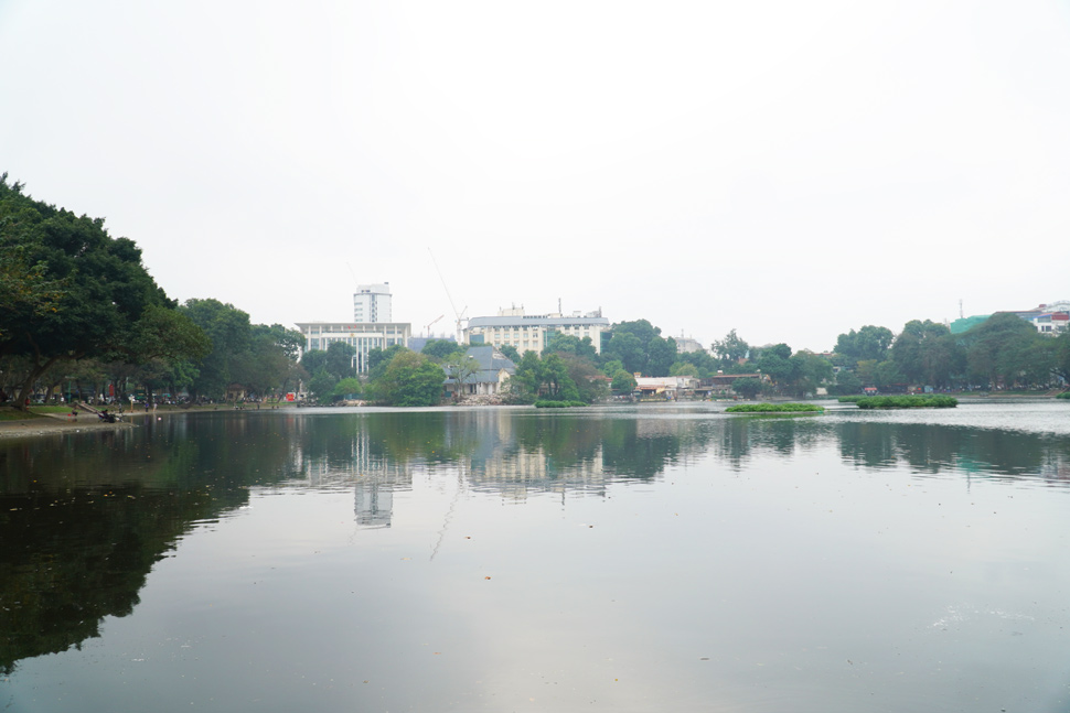 Quận Hai Bà Trưng (TP Hà Nội) đang lấy ý kiến người dân để hoàn thiện đồ án thiết kế không gian đô thị quanh hồ Thiền Quang. Điểm nhấn của đồ án là thiết kế 4 quảng trường ở các góc hồ và 1 quảng trường phía vườn hoa Công viên Thống Nhất.