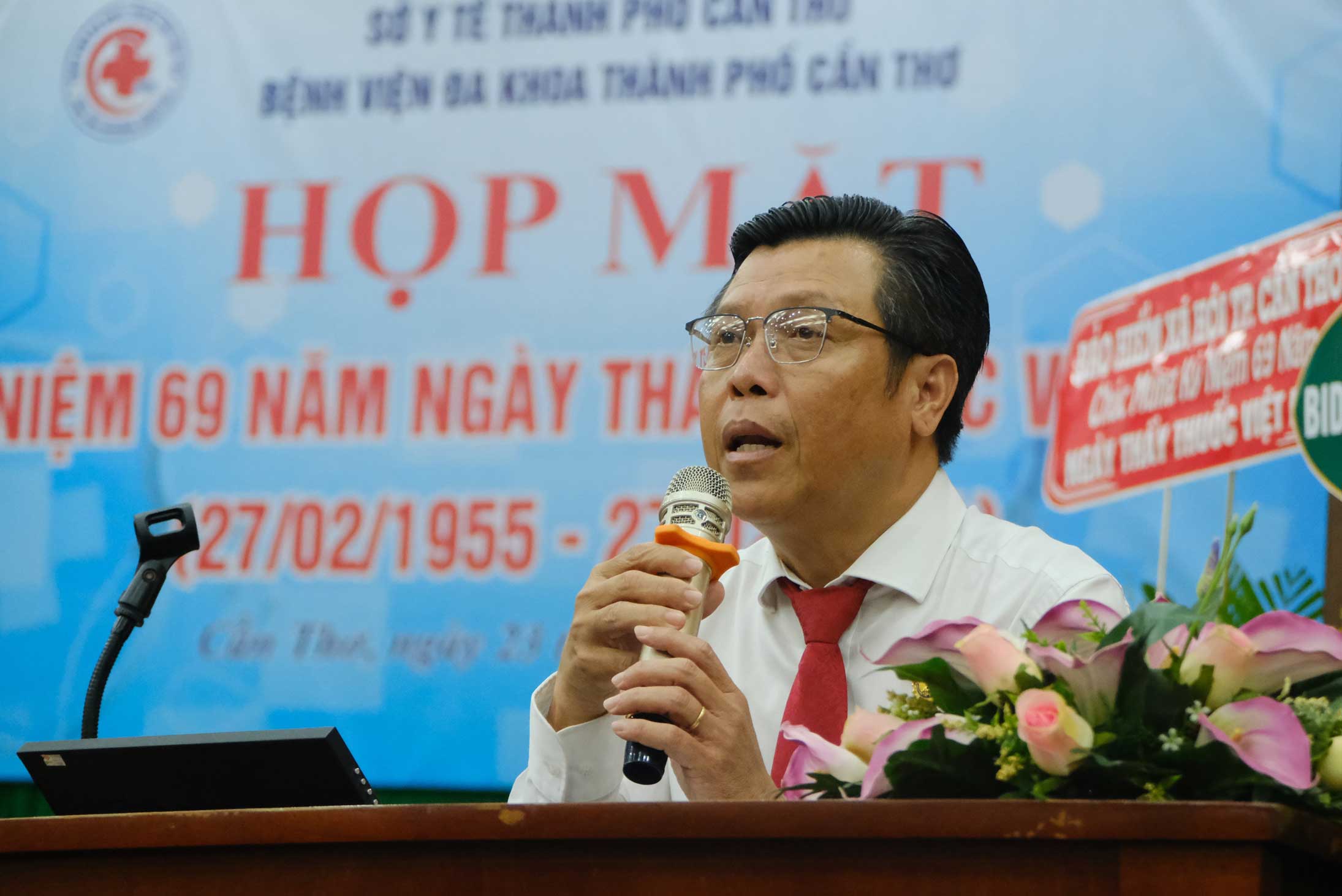 Phó Giám đốc BVĐK TP Cần Thơ Huỳnh Minh Phú phát biểu. Ảnh: Mỹ Ly