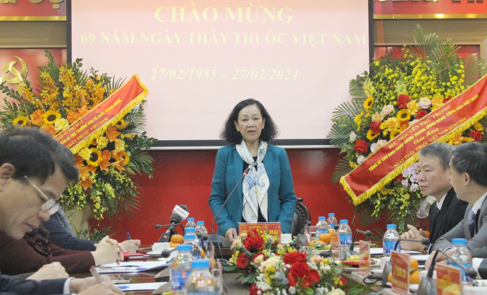 Ủy viên Bộ Chính trị, Thường trực Ban Bí thư, Trưởng Ban Tổ chức Trung ương Trương Thị Mai phát biểu tại buổi thăm, chúc mừng Ban Bảo vệ, chăm sóc sức khỏe cán bộ Trung ương ngày 24.2. Ảnh: T.Vương