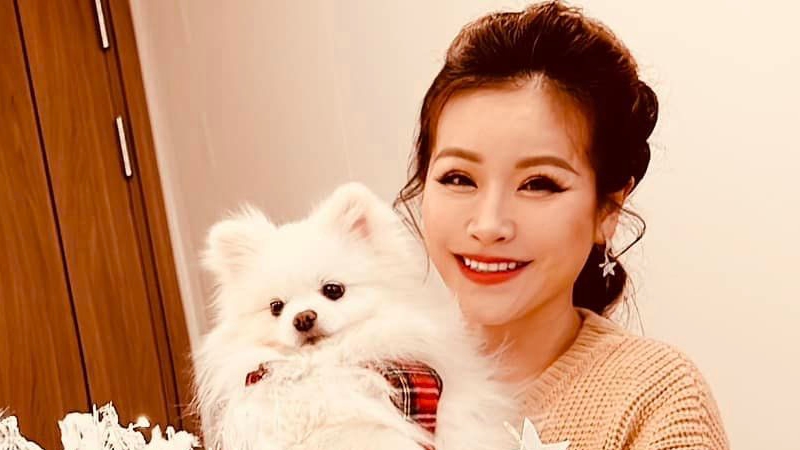 Kiều Linh có cuộc sống hạnh phúc bên những chú chó đáng yêu. Ảnh: Facebook nhân vật.