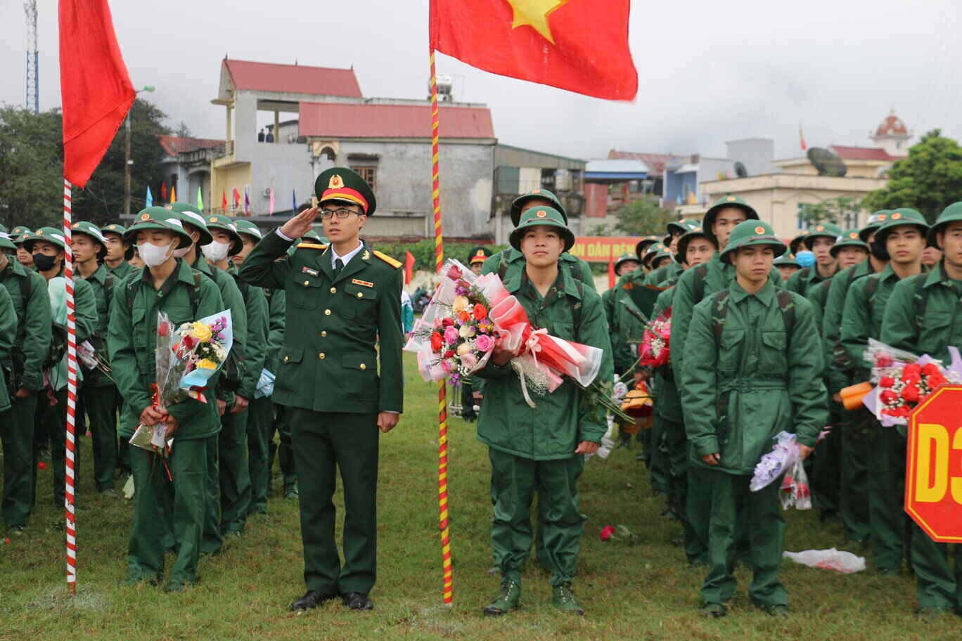 Ngày 25.2, đồng loạt 10 huyện, thành phố của tỉnh Hòa Bình tổ chức lễ giao nhận quân năm 2024. Trong năm nay, có 1.863 thanh niên lên đường nhập ngũ. Ảnh: Khánh Linh