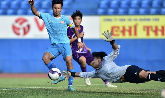 U19 PVF (áo xanh) giành vé vào vòng tứ kết giải U19 Quốc gia 2024. Ảnh: VFF