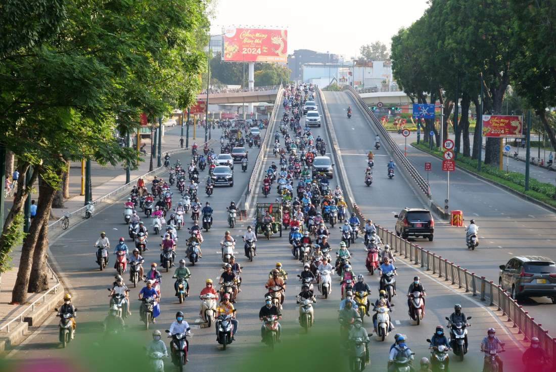  Vòng xoay Nguyễn Thái Sơn - nút giao các tuyến đường Nguyễn Thái Sơn, Nguyễn Kiệm, Phạm Văn Đồng, Hoàng Minh Giám, Hồng Hà, Bạch Đằng (quận Gò Vấp, TPHCM) được xây dựng gần 10 năm trước, thường xuyên xảy ra tình trạng ùn tắc giao thông.