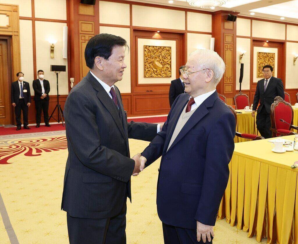 Tổng Bí thư Nguyễn Phú Trọng và Tổng Bí thư, Chủ tịch nước Lào Thongloun Sisoulith. Ảnh: TTXVN