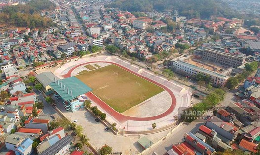 Cận cảnh Sân vận động tỉnh Điện Biên có sức chứa 10 nghìn người - nơi sẽ diễn ra Kỷ niệm 70 năm Chiến thắng Điện Biên Phủ. Ảnh: Văn Thành Chương