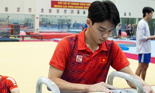 Vận động viên Đặng Ngọc Xuân Thiện cùng tuyển thể dục dụng cụ Việt Nam nỗ lực tìm vé dự Olympic Paris 2024. Ảnh: Minh Quân
