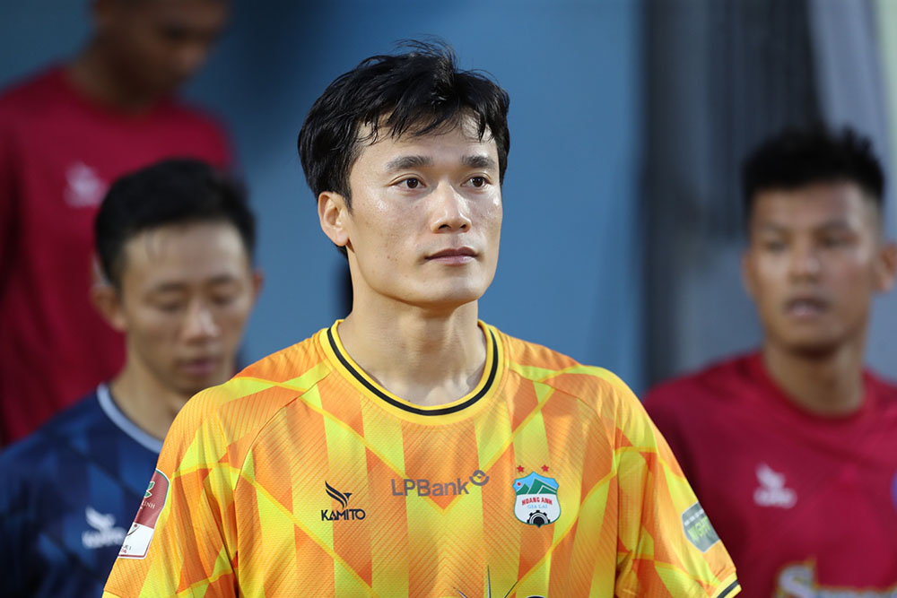 Thủ môn Bùi Tiến Dũng có trận giữ sạch lưới khi ra mắt Hoàng Anh Gia Lai. Ảnh: Thanh Vũ