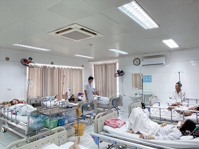 Bệnh nhân điều trị tại Bệnh viện Hữu nghị Việt Đức. Ảnh: Thiều Trang