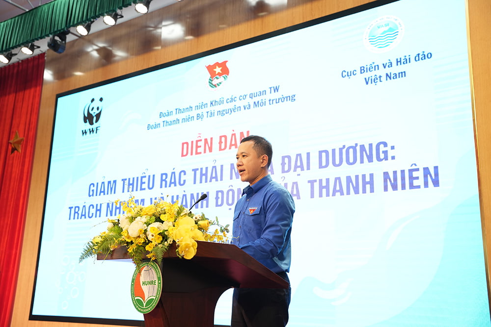 Ông Đặng Quốc Khánh – Bí thư Đoàn thanh niên Bộ TN&MT phát biểu tại diễn đàn. Ảnh: Trung Sơn