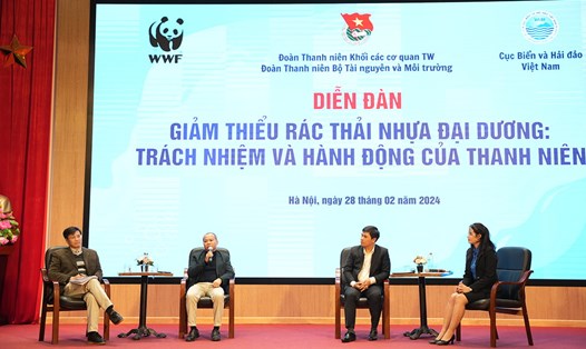 Diễn đàn “Giảm thiểu rác thải nhựa đại dương: Trách nhiệm và hành động của thanh niên” diễn ra tại Hà Nội. Ảnh: Trung Sơn