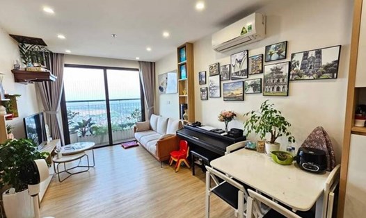 Nhiều gia đình trẻ lựa chọn mua căn hộ chung cư trả góp ở Hà Nội vì giá bán tăng cao. Ảnh: Thu Giang