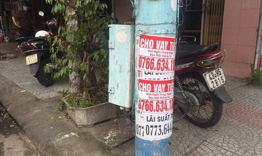 Xuất hiện nhiều số điện thoại quảng cáo, rao vặt ở Đà Nẵng. Ảnh: Nguyễn Linh