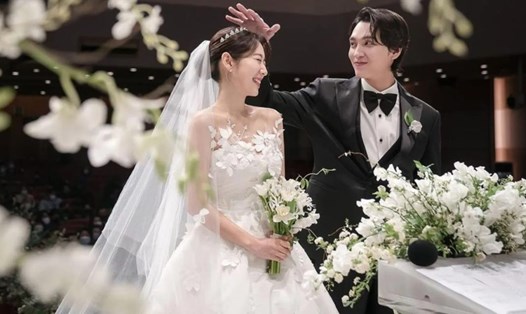 Park Shin Hye và Choi Tae Joon trong hôn lễ. Ảnh: Instagram