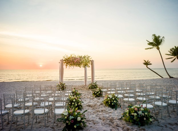 Trước “siêu đám cưới” này, Phu Quoc Marina vốn đã được đánh giá là “địa điểm cưới trong mơ” tại đảo ngọc. Bãi biển tuyệt đẹp tại đây này đã chứng kiến lời hẹn thề của nhiều cặp đôi nổi tiếng trong đó có vợ chồng cầu thủ Công Phượng và Viên Minh vào năm 2020. Ảnh: BIM Group