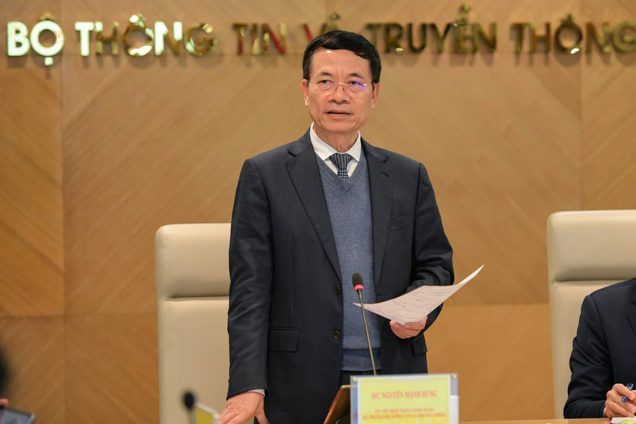 Bộ trưởng Bộ TTTT Nguyễn Mạnh Hùng phát biểu tại buổi làm việc. Ảnh: Nguyễn Trường