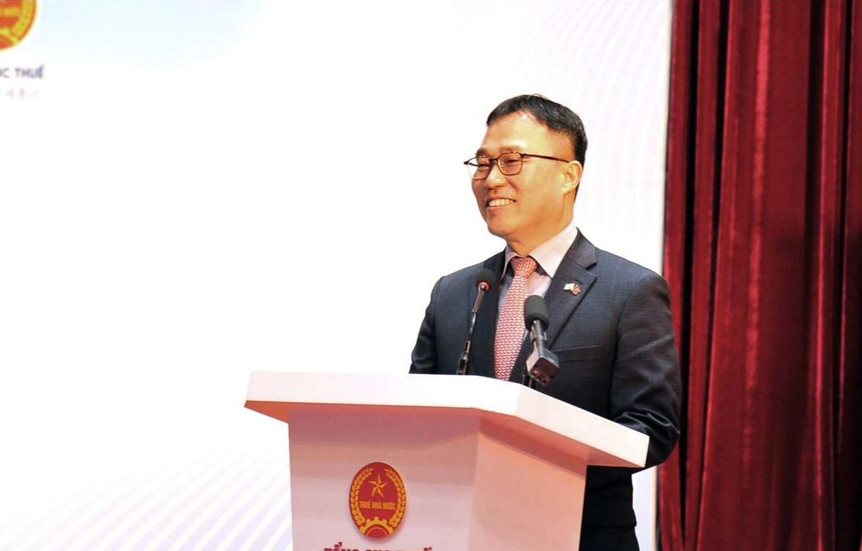 Ông Choi Youngsam, Đại sứ Hàn Quốc tại Việt Nam, phát biểu tại hội nghị đối thoại. Ảnh: Tổng cục Thuế.