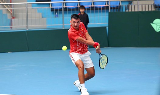 Lý Hoàng Nam đã thắng trận đơn đầu tiên cho đội tuyển quần vợt Việt Nam trước Nam Phi tại vòng play-off Nhóm 2 Davis Cup 2024. Ảnh: VTF