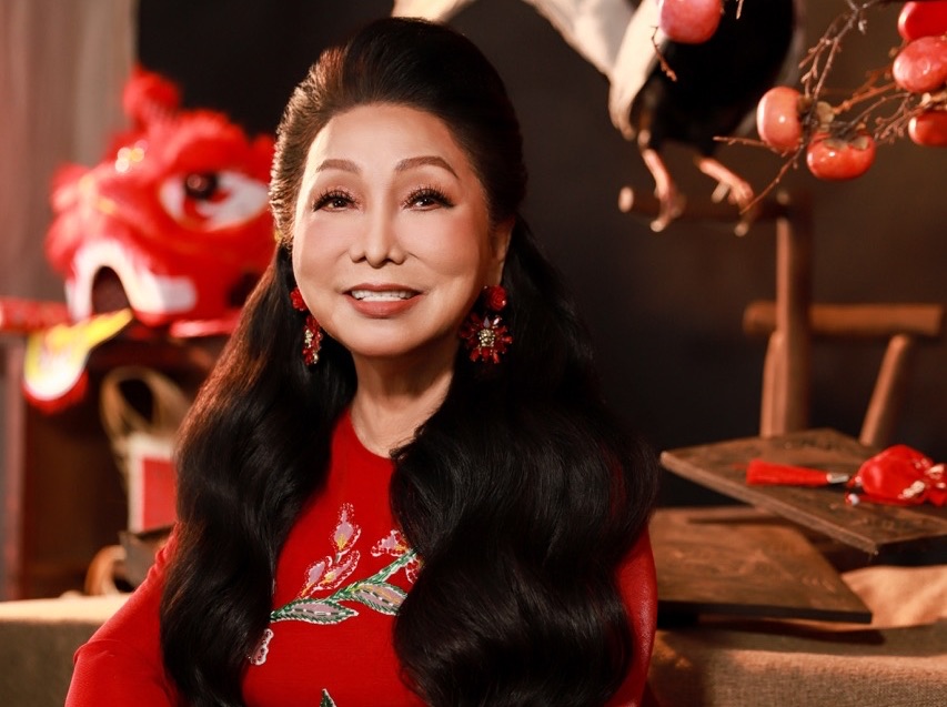 NSND Bạch Tuyết kể kỉ kiệm với cố nghệ sĩ Hùng Cường. Ảnh: NSCC.