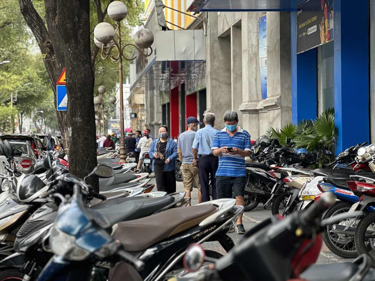 Việc đảm bảo kết nối thông suốt, không nghẽn mạng, dịch vụ chập chờn là trách nhiệm của các nhà mạng Việt Nam trong dịp cao điểm Tết. Ảnh: Thanh Vũ