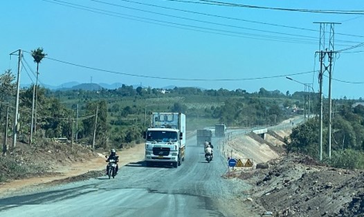 Giao thông qua các điểm nóng trên Quốc lộ 19 tại địa bàn tỉnh Gia Lai đã được êm thuận. Ảnh: Thanh Tuấn 