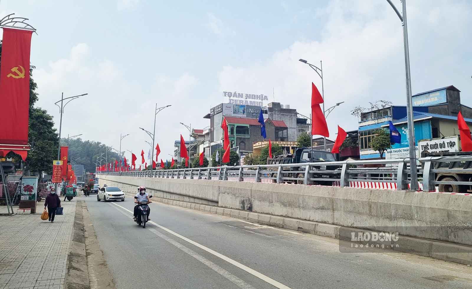 Hiện tại công tác chuẩn bị cho lễ khánh thành, thông xe cầu vượt đường sắt Thái Nguyên đã được chuẩn bị xong. 