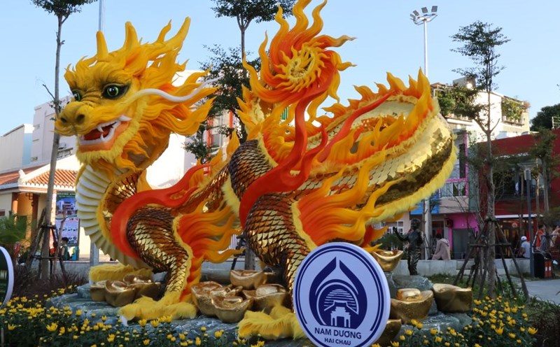Linh vật rồng tại công viên Nam Dương. Ảnh: Văn Trực